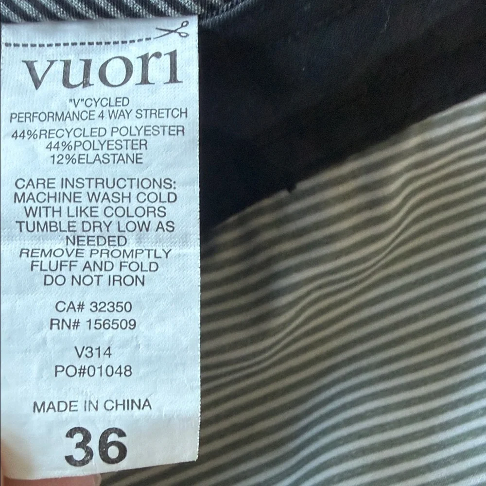 Vuori Men's 36 Striped‎ Black and Gray Board Shorts